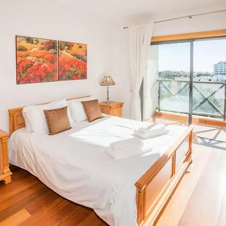 Well-appointed In Corcovada, Daire Albufeira